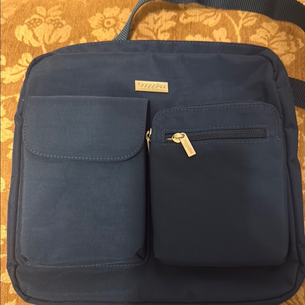 Baggallini Blue Messenger Bag with Durable Fabric and Gold Hardware